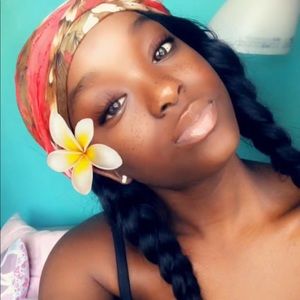 Meet your Posher, Akeeta